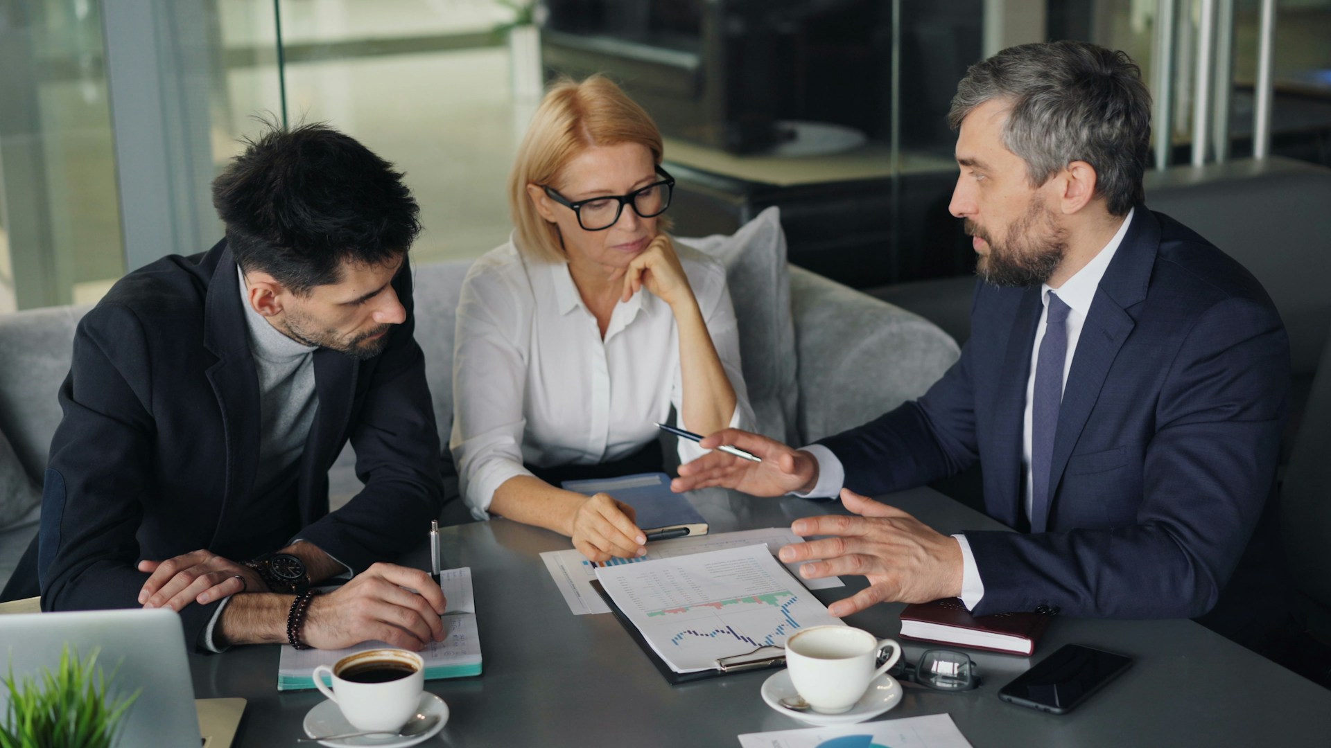 Consultants advising a client team
