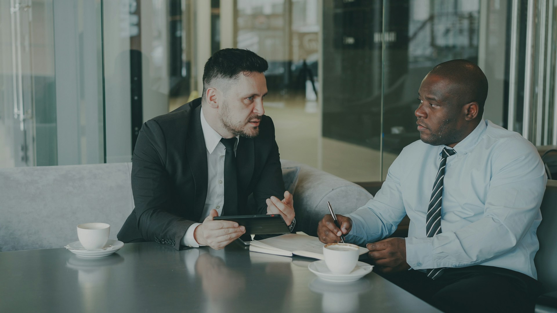 IGBS-SBDG consultant advising a business owner