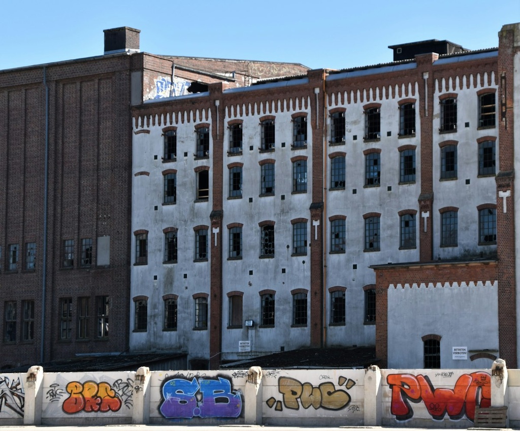 Paints Factory – Feasibility Study (Basic, Arabic)